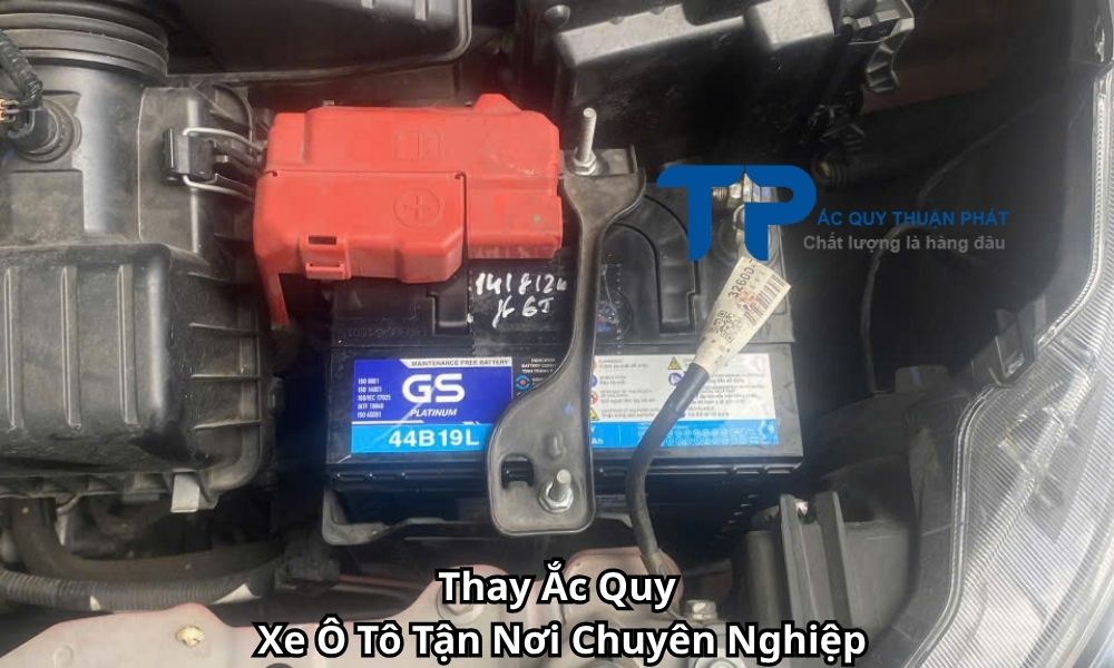 Thay Ắc Quy Xe Ô Tô Tận Nơi Chuyên Nghiệp